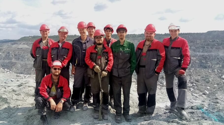 Профессионалы-взрывники